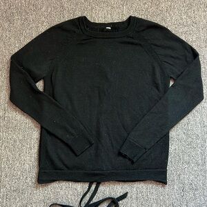 Tied To You—Back Laced Pullover Sweater 2 or 4 EXC